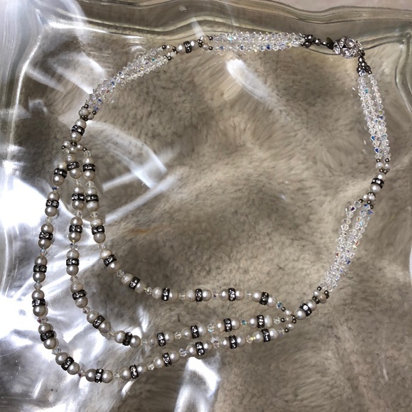 Jewelry - Vintage Aurora Borealis & Pearl necklace 20”